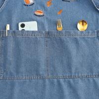 Delantal vaquero de moda duradero, diseño artístico con bolsillo, delantal Retro, delantal de trabajo coreano antiincrustante suave, delantal de cocina - details 3
