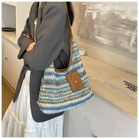 Bolso de hombro tejido a la moda, bolso de paja de gran capacidad de ratán, bolsos grandes trenzados hechos a mano para playa de verano - details 7