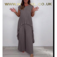 Conjunto de dos piezas de ropa de mujer: top largo irregular de manga corta plisada y pantalones de pierna ancha - details 4