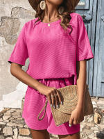Conjunto de dos piezas de top de manga corta con diseño de murciélago y pantalones cortos elegantes para mujer - details 17