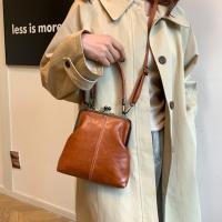 Bolso de hombro elegante con cierre de beso, bolso cruzado de estilo chino Retro de cuero PU, bolso de mujer Vintage de gran capacidad de Color sólido - details 9