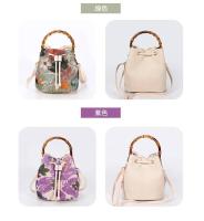 Moda Lentejuelas Bordado Cubo Baboom Handle Bolsos de mujer Flor Paja Hombro Crossbody Bolsos Sumer Beach Tote Bag Mochila de lujo de alta gama - details 4