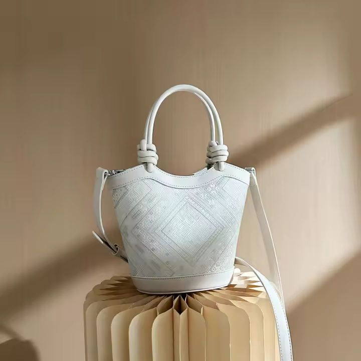 Bolso de cubo para mujer de estilo chino no tradicional Bolso mensajero de lujo ligero de alta gama - 1