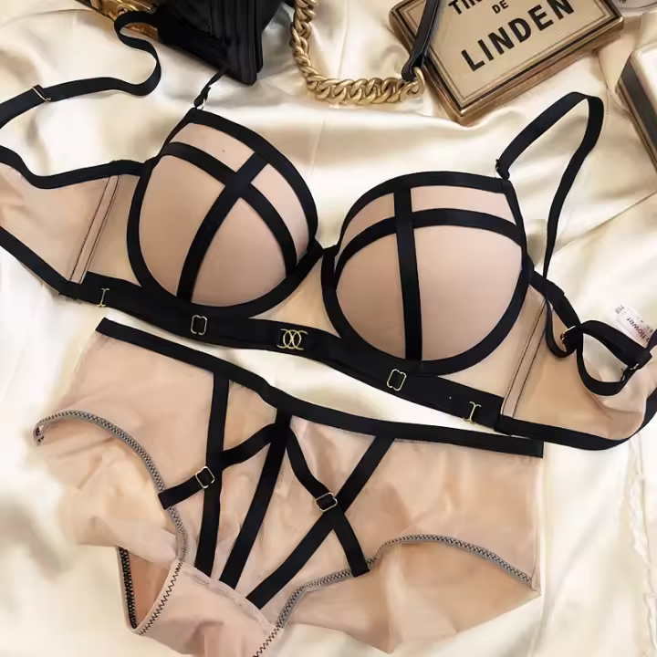 Un t de sujetadores con tirantes, ropa clásica de moda xy, adecuada para mujeres grandes. - 1