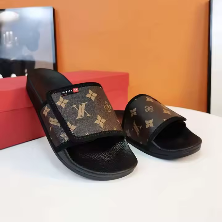 Zapatillas de moda para hombre de marca de verano de alta gama, venta al por mayor de fábrica con punta redonda, plantilla EVA antideslizante, impresión 3D para uso en la playa - 1