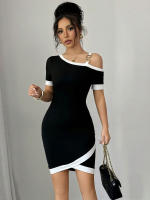 Vestido intelectual de mujer con cuello inclinado y falda corta con tirantes individuales - details 5