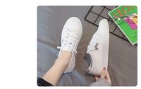 Zapatillas deportivas de tenis blancas para mujer, zapatillas deportivas informales para correr, mocasines de tendencia, monopatín de cuero para verano - details 11