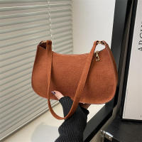 Bolso Hobo pequeño con textura roja para mujer, bandolera de un solo hombro, a la moda - details 1