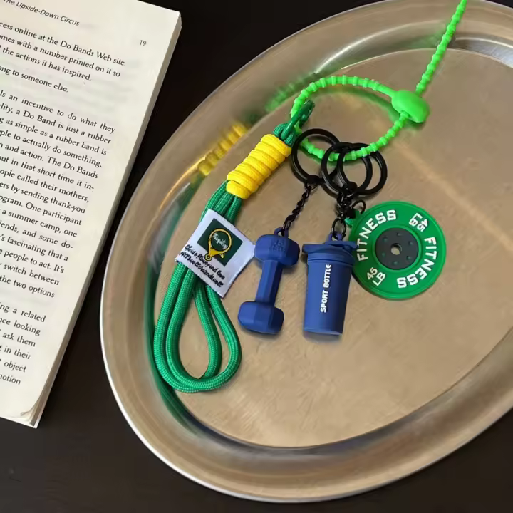 Llavero de fitness tejido a mano, mini mancuerna antipérdida, llavero para amantes del gimnasio, colgante de cuerda de nailon con placa de peso. - 1