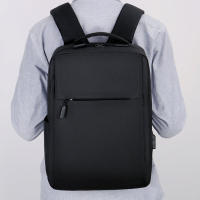 Una mochila de viaje grande con mucho espacio de almacenamiento, ideal para desplazamientos, escuela, trabajo y salidas. - details 4