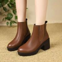 Women's ankle boots with protruding ears, elastic sole, and thick heel - details 4