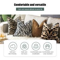 Funda de Almohada de Terciopelo con Patrón de Tigre de Alta Gama Diseño Decorativo de Almohada para Sala de Estar - details 8