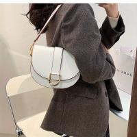 Bolso bandolera elegante para mujer - Bolso de hombro versátil con herrajes en tono dorado, cierre de cremallera y forro de poliéster, marrón/negro, perfecto para ocasiones informales o formales, bolso bandolera, accesorio de moda, bolso elegante, acabado - details 10