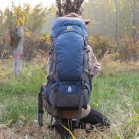 Mochila de viaje multifuncional para hombres y mujeres, mochila de 65 litros, impermeable, para camping, senderismo y viajes - details 18
