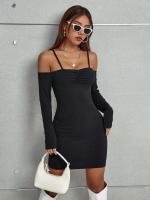 Vestido de manga larga con falda mini delgada sobre hombros - details 3