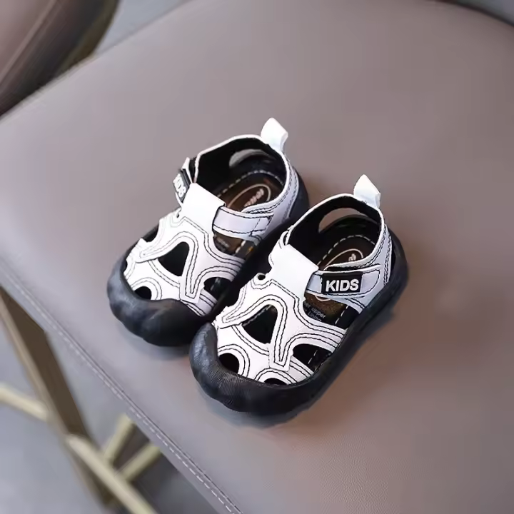 Sandalias antideslizantes para niños, zapatos informales versátiles de suela suave a la moda, antipatadas para aprender a caminar, novedad de verano 2024 - 1