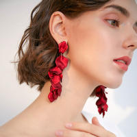 Pétalos de rosa largo borla pendientes moda elegante influencer temperamento alto sentido ambiental Pendientes mujer - details 3