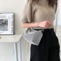Bolso de mano de gran capacidad con diamantes de imitación, bolso de hombro con cadena de perlas, pequeño bolso cuadrado, bolso de almohada, bolso de cosméticos, bolso de hombro para mujer, fiesta - details 25