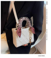Bolso pequeño de moda para mujer, bolso de un solo hombro a la moda de verano, bandolera con costuras acolchadas, bolso versátil de princesa Diana 2025 - details 1