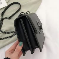 Mini bolso cuadrado inspirado en diseñadores, con cadena de metal, color sólido, cierre de cremallera, forro de poliéster, detalle de pintura en los bordes, tema de ocasión versátil - details 2