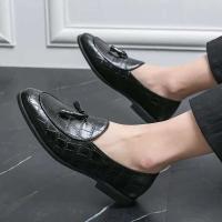 Los zapatos de vestir de cuero italianos del estilo que camina de los hombres más vendidos 2023 y los zapatos casuales del banquete de boda de Oxford - details 11