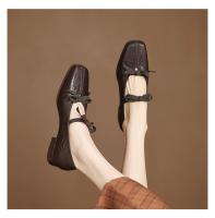Nueva piel de oveja cabeza cuadrada estilo retro pequeños zapatos de cuero arco pedal boca poco profunda Mary Jane zapatos individuales - details 7
