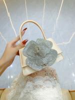 Nuevos bolsos de mujer Celebridad diamantes de imitación brillantes flores rosas Bolso cuadrado pequeño Bolso de banquete Bolso bandolera Bolso de cena - details 1
