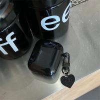 Elegante y genial funda negra para auriculares Airpods 1 2 Pro con colgante de corazón y llavero, funda suave inalámbrica para auriculares Airpods 3 - details 2