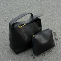 2025 Bolso de mano informal para mujer - Correa de hombro ajustable, diseño acolchado de gran capacidad, sintético negro con cierre magnético y forro de poliéster, perfecto para uso diario, bolso de mano diario |   Bolsa de textura acolchada |   Bolsa con - details 13