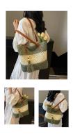 Bolso de hombro único de tejido hueco, nuevo bolso de moda con flecos, bolso de playa estilo vacaciones, bolso de paja de bloques de color - details 2