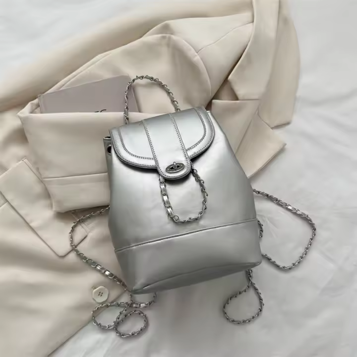 Mochila de Verano 2025 Moda Callejera para Mujeres Material de Nylon Bolsas y Viajes - 1