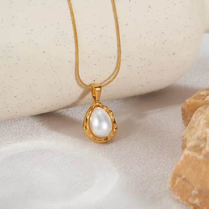 Collar con colgante de perlas de temperamento de acero inoxidable para mujer, diseño de nicho que combina con todo - 1
