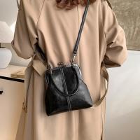 Bolso de hombro elegante con cierre de beso, bolso cruzado de estilo chino Retro de cuero PU, bolso de mujer Vintage de gran capacidad de Color sólido - details 40