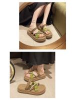 Sandalias de plataforma con suela gruesa para mujer para uso al aire libre en verano 2025, nuevas sandalias de suela blanda bidireccional. - details 0