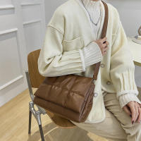 Bolso de hombro de gran capacidad para mujer, bandolera acolchada de diseño de lujo, a la moda, a cuadros, para axila - details 20