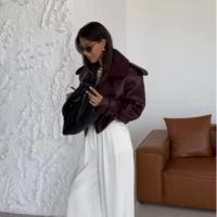 Chaqueta de Cuero Corta de Burgundy Elegante Manga Larga con Abeto Moda de Abrigo de Deportes y al Aire Libre para Mujeres - details 4