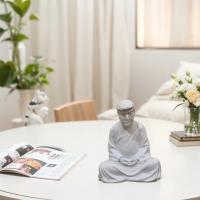 Estatua de Buda Trump de Resina Escultura Creativa Divertida para Jardín Adorno de Casa Meditando - details 3