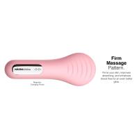 Face scrubber with heat massaging pattern