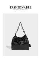 Nuevo bolso de mano, bolso de hombro de alta gama a la moda, bolso de mujer de gran capacidad con cadena de estilo locomotora. - details 12