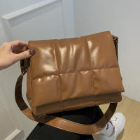 Hombro de gran capacidad para mujer, bolso cruzado acolchado a cuadros de moda de diseñador - details 15