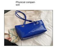 Bandolera de cuero de charol elegante, bolso de gran capacidad de estilo coreano dulce para las axilas, bolso de mano liso de Color sólido para ir al trabajo al aire libre - details 2
