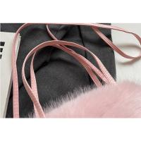 Otoño e invierno sensación mujer perezosa moda portátil bolsa de felpa lindo bolso de mensajero - details 5