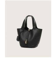 Nuevo bolso tipo cubo con estampado de lichi, bolso de mujer, bolso Picotin, mochila de lujo de alta gama - details 16