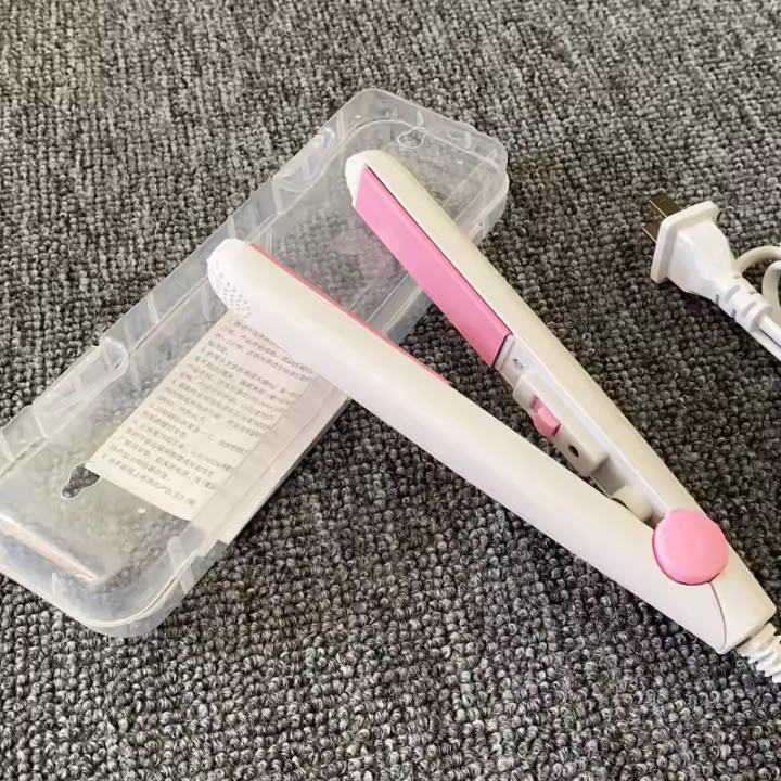 Mini Hierro Plano Portátil Cerámico para Alizar Cabello Rápido y Fácil Enchufe Europeo Standard - 1