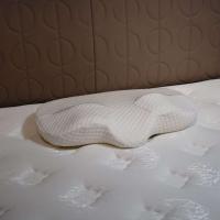Almohada de espuma viscoelástica ajustable para el contorno del cuello para soporte ortopédico y sueño - details 2