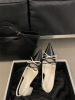 Tacones altos de moda puntiagudos de nicho nuevo arco dulce bolsa de tacón grueso sandalias de cabeza zapatos de mujer - details 7