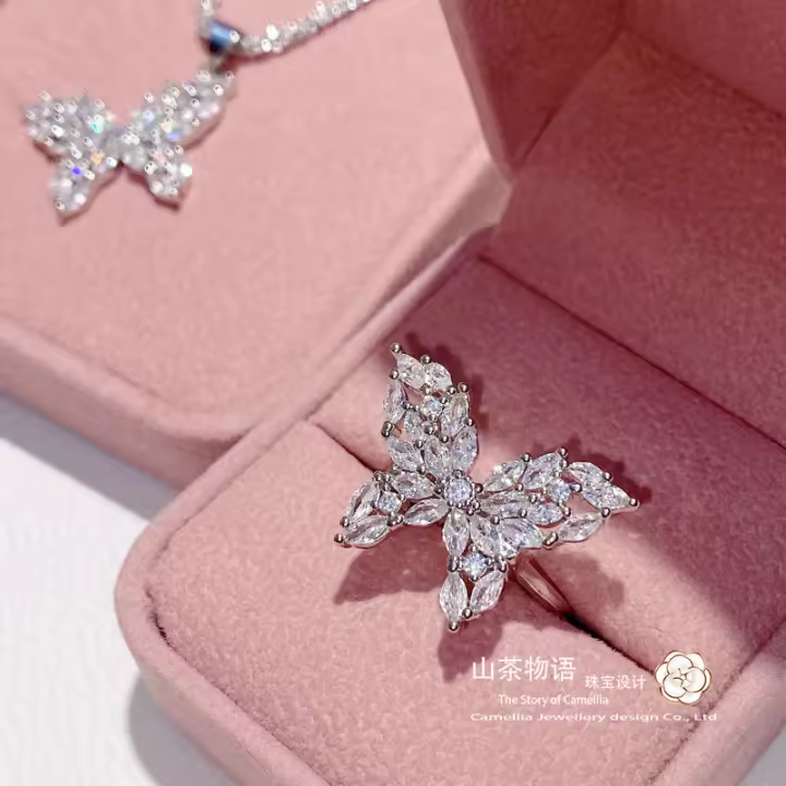 Conjunto de mariposas de lujo ligero, collar Biling deslumbrante, sencillo, versátil, chapado en oro, Súper Hada para mujer - 1
