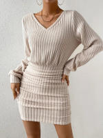 Nuevos estilos de otoño e invierno, vestido de cadera con cuello en V y manga larga - details 0