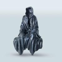 Resin Grim Reaper Sculpture Art Decorative Desk Figure Ornaments Mysterious Man Sitting For Home Desktop Decoration - details 6