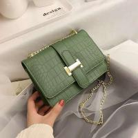 Nuevo bolso de mujer de PU con cadena cuadrada pequeña y logotipo, bandolera de diseñador - details 3